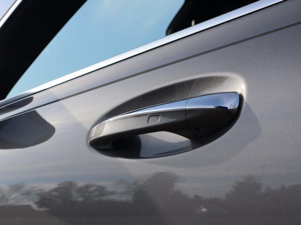 new 2026 Mercedes-Benz GLB 250 car, priced at $54,445