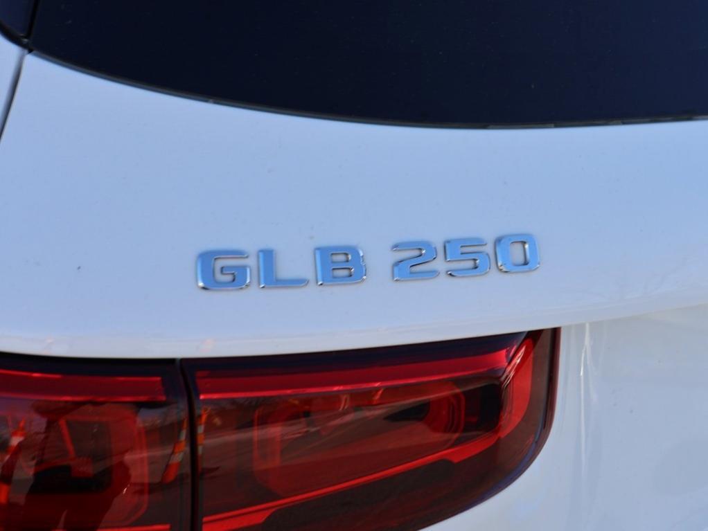 used 2022 Mercedes-Benz GLB 250 car, priced at $31,368