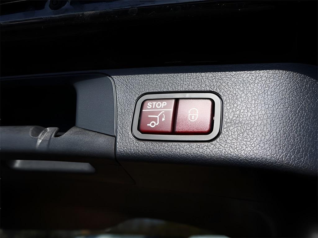 used 2025 Mercedes-Benz GLB 250 car, priced at $52,850