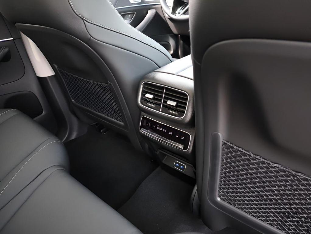 new 2026 Mercedes-Benz GLE 450 car, priced at $84,150