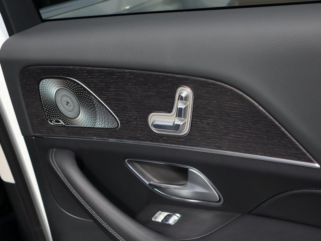 new 2026 Mercedes-Benz GLE 450 car, priced at $84,150