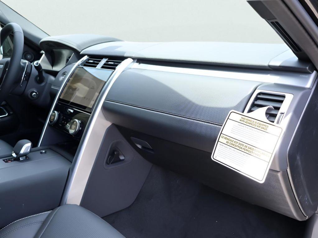 used 2025 Land Rover Discovery car, priced at $60,977