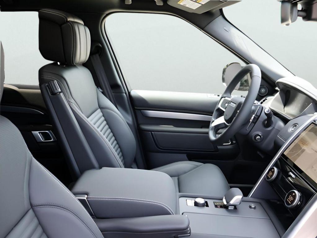 used 2025 Land Rover Discovery car, priced at $60,977