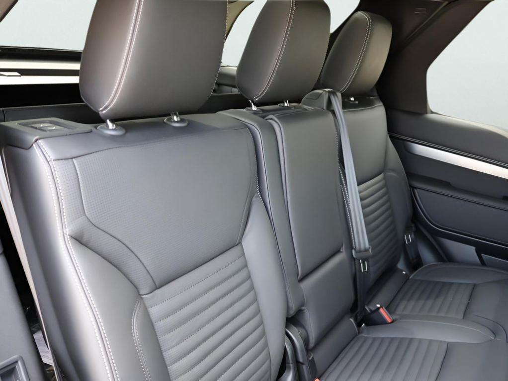 used 2025 Land Rover Discovery car, priced at $60,977