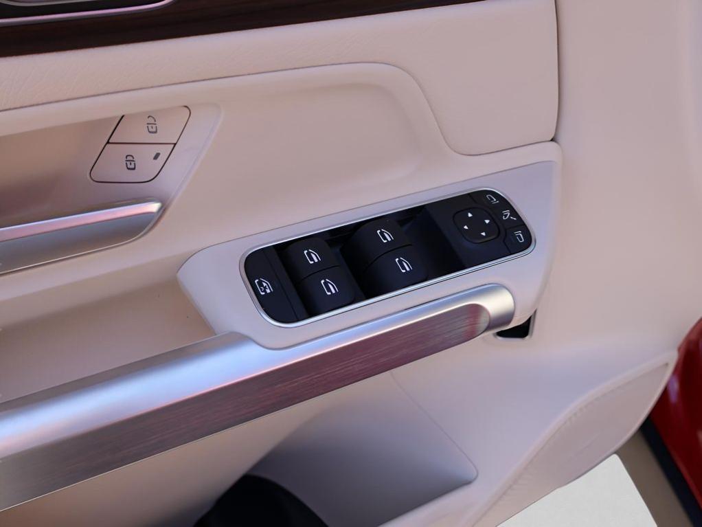 new 2026 Mercedes-Benz GLB 250 car, priced at $56,945