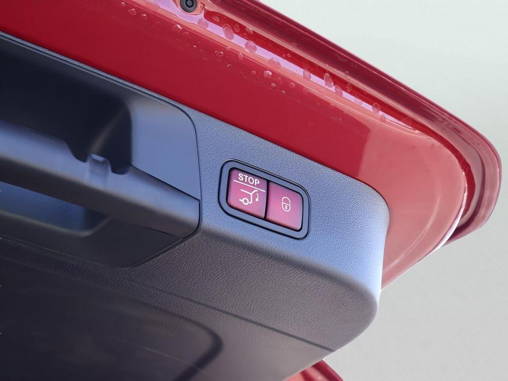 new 2026 Mercedes-Benz GLB 250 car, priced at $56,945