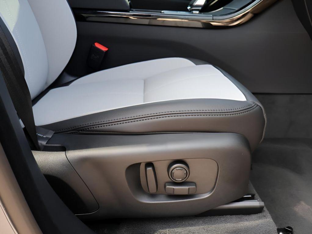 new 2026 Land Rover Range Rover Velar car, priced at $78,997