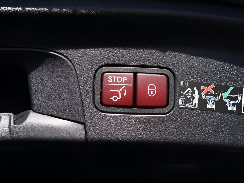 new 2026 Mercedes-Benz AMG GLE 53 car, priced at $105,190