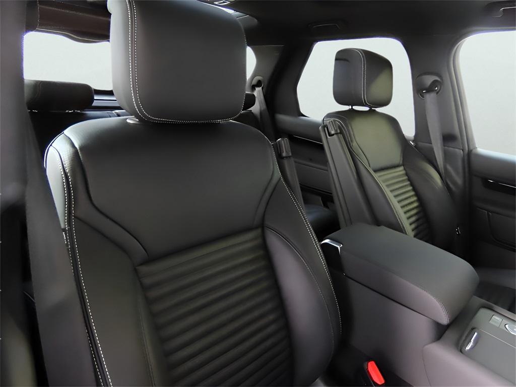 used 2025 Land Rover Discovery car, priced at $57,777