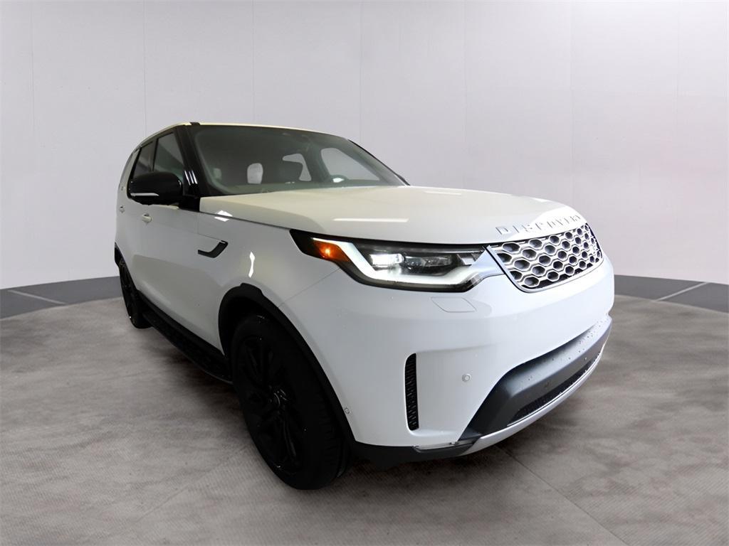 used 2025 Land Rover Discovery car, priced at $57,777