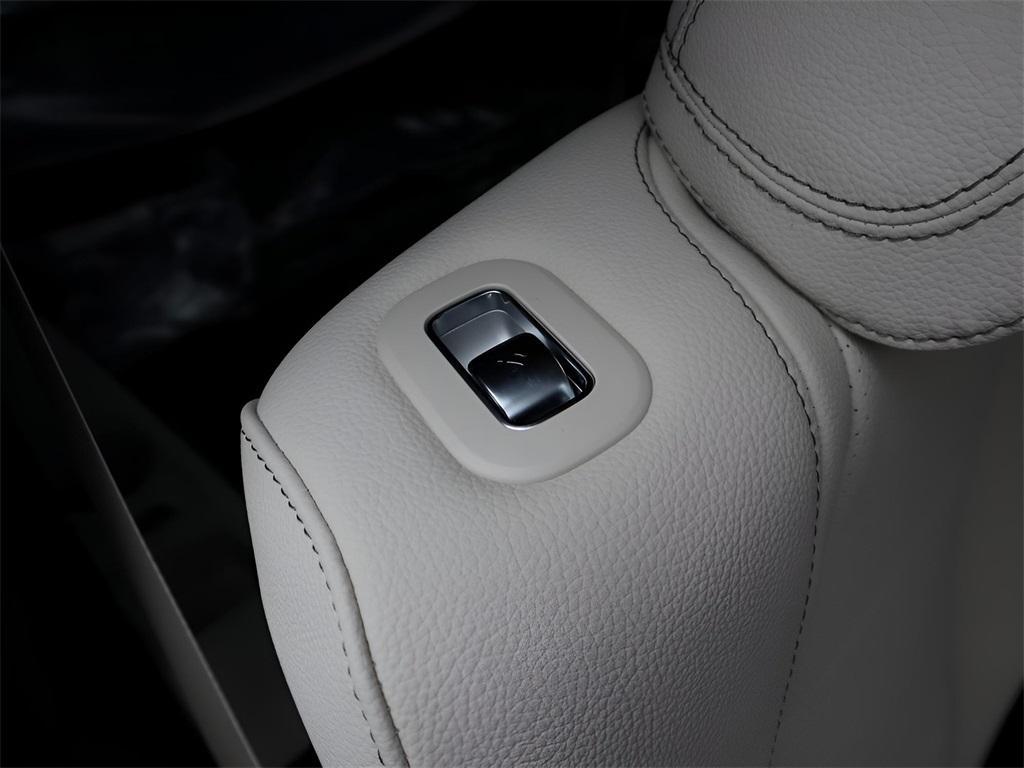 new 2025 Mercedes-Benz GLS 450 car, priced at $97,430