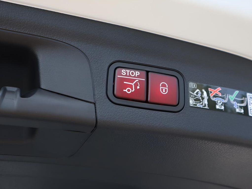 new 2026 Mercedes-Benz GLE 450 car, priced at $84,825