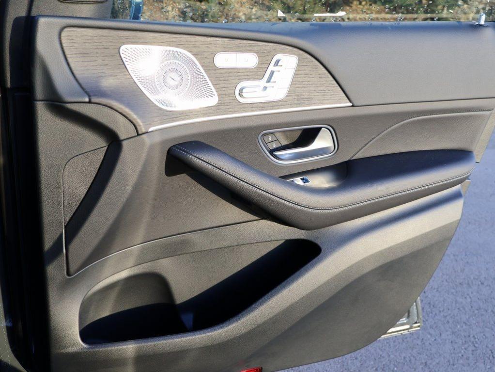 new 2026 Mercedes-Benz GLE 450 car, priced at $79,100