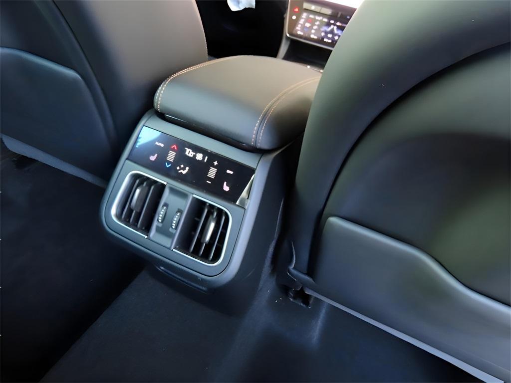 new 2025 Maserati Grecale Folgore car, priced at $72,090