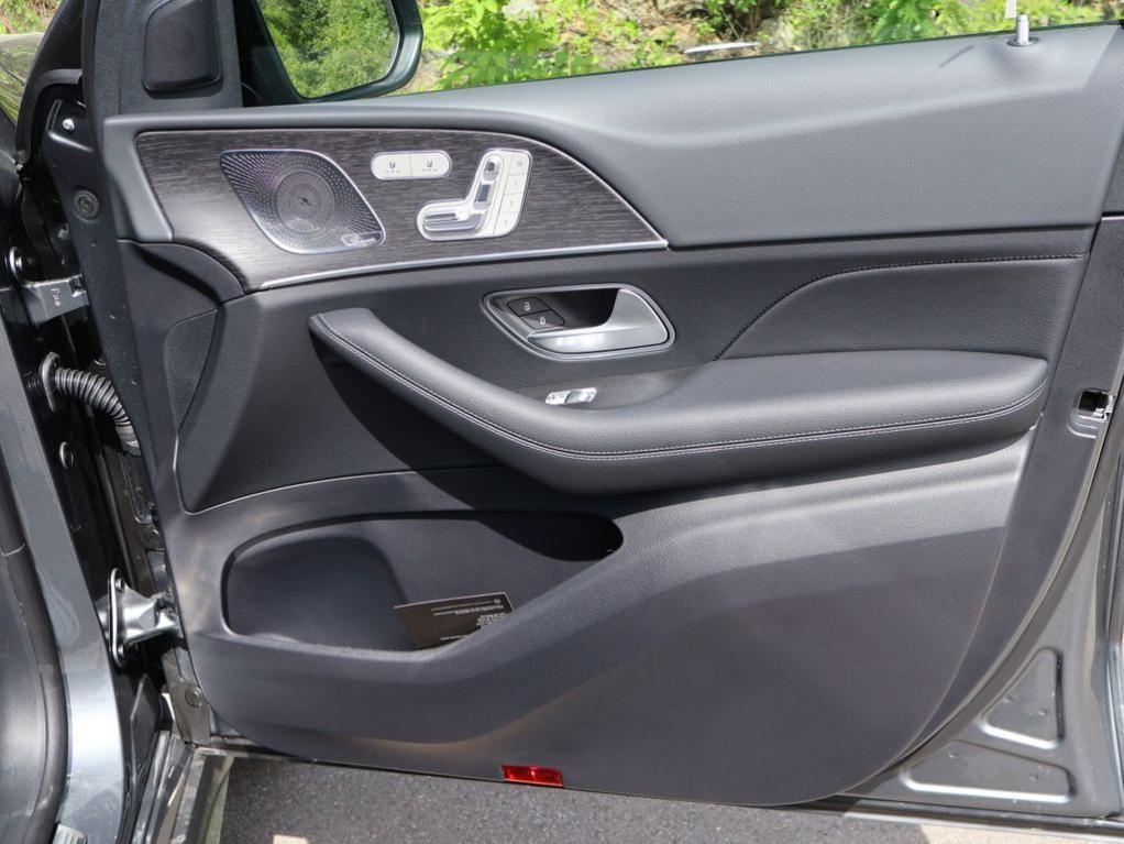 new 2026 Mercedes-Benz GLS 450 car, priced at $101,685