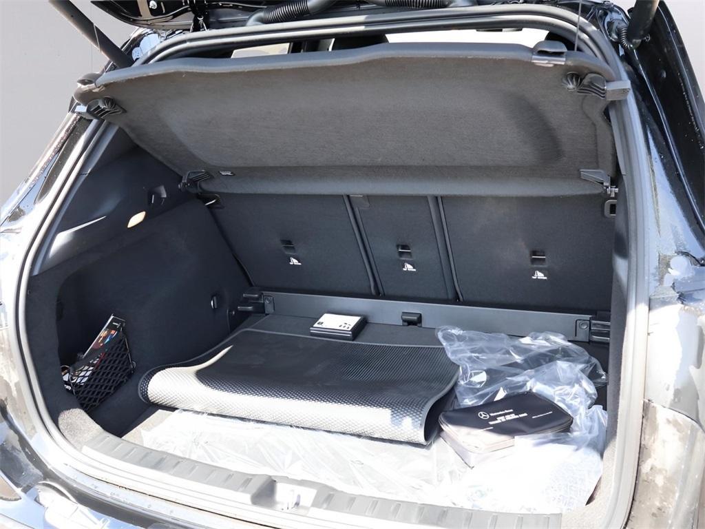 new 2025 Mercedes-Benz GLA 250 car, priced at $47,295