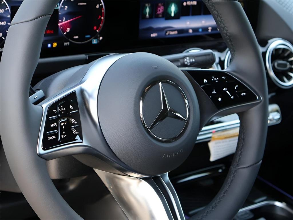 new 2025 Mercedes-Benz GLA 250 car, priced at $47,295