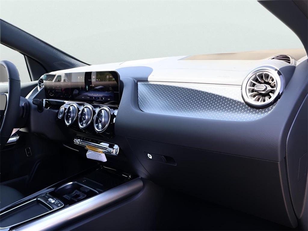 new 2025 Mercedes-Benz GLA 250 car, priced at $47,295