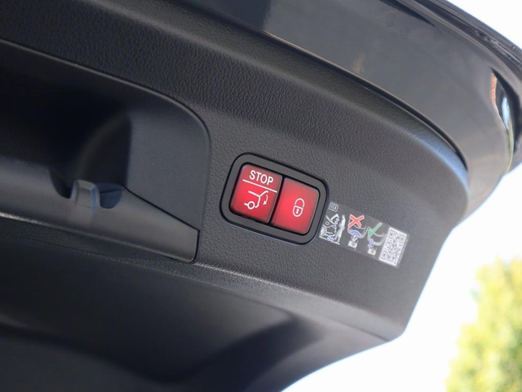 new 2026 Mercedes-Benz AMG GLE 63 car, priced at $157,425