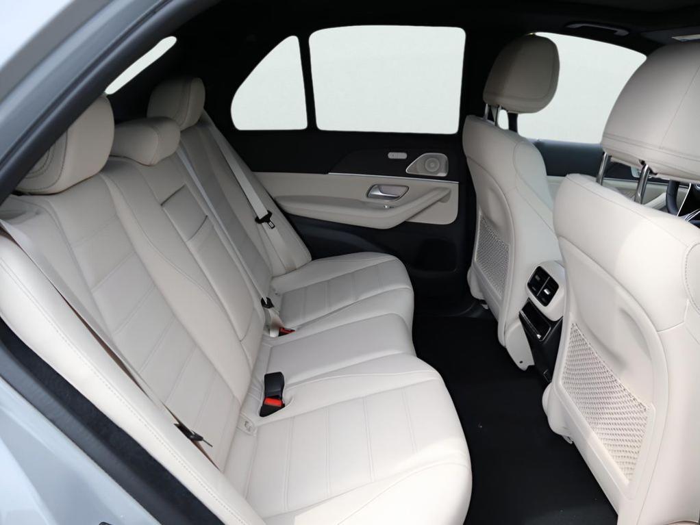 new 2026 Mercedes-Benz GLE 450 car, priced at $89,675