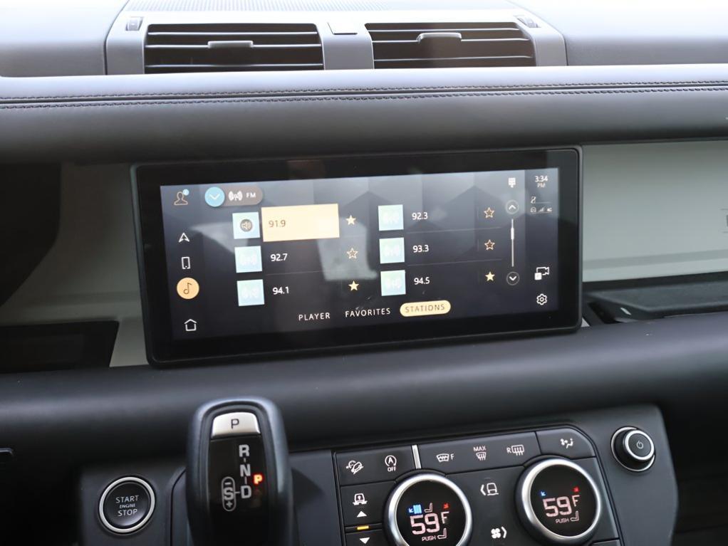 Land Rover Defender view 20