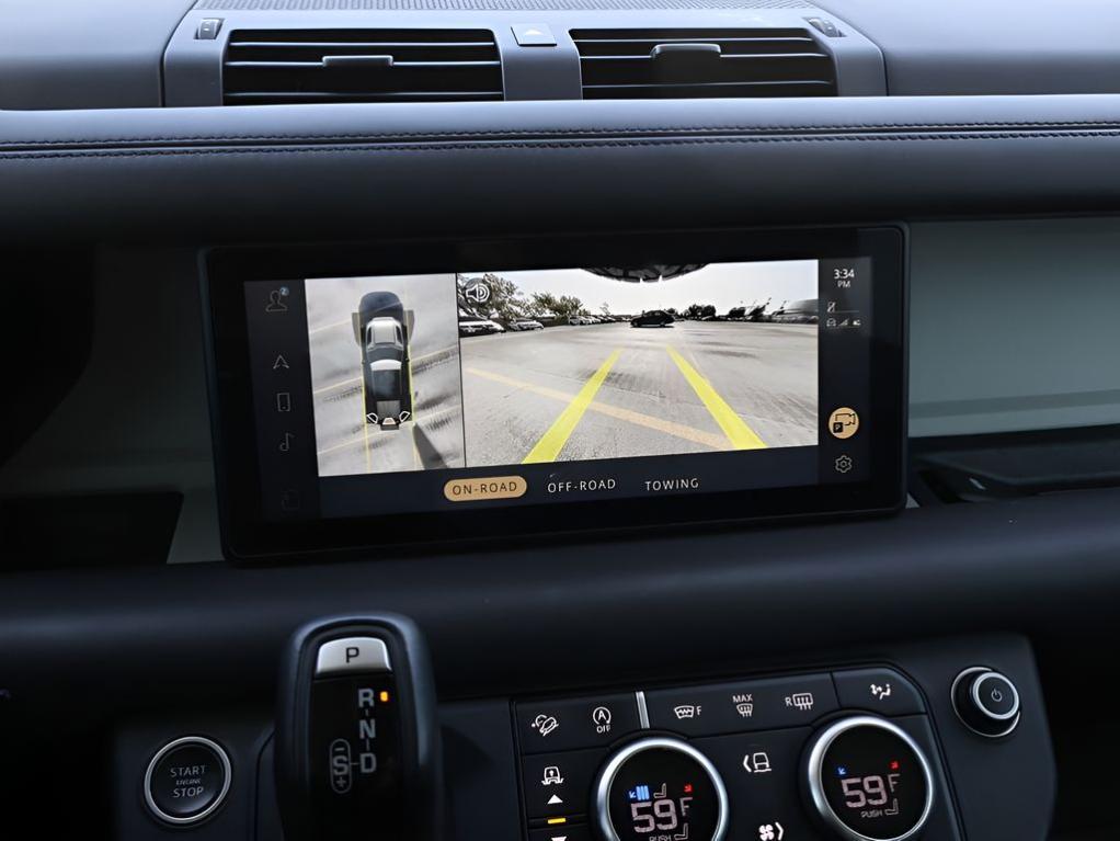Land Rover Defender view 22