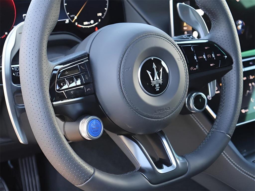 new 2025 Maserati Grecale car, priced at $82,085