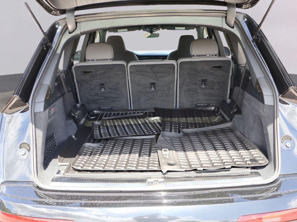 used 2024 Audi Q7 car, priced at $59,777