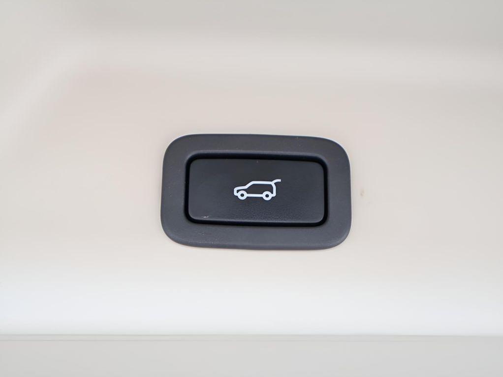 used 2020 Land Rover Range Rover car, priced at $30,977