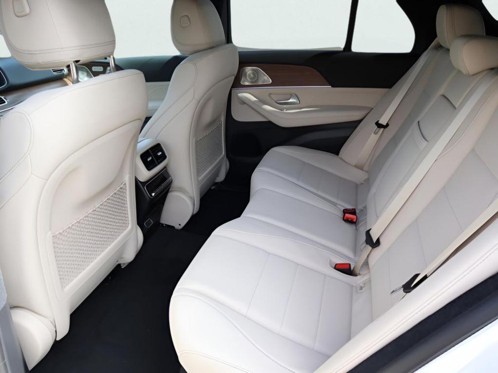 new 2026 Mercedes-Benz GLE 450 car, priced at $81,825