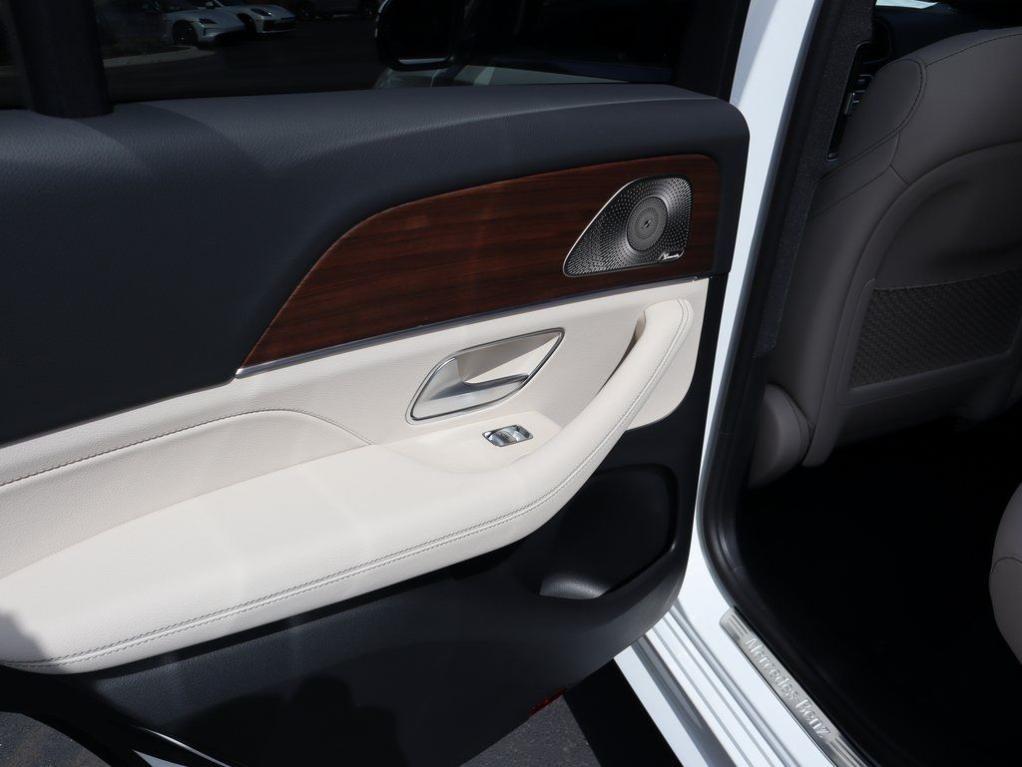 new 2026 Mercedes-Benz GLE 450 car, priced at $81,825