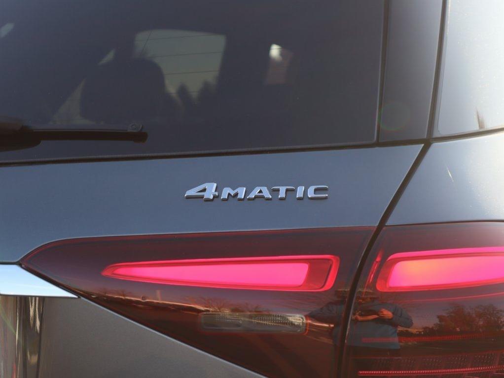 new 2026 Mercedes-Benz GLE 580 car, priced at $104,095