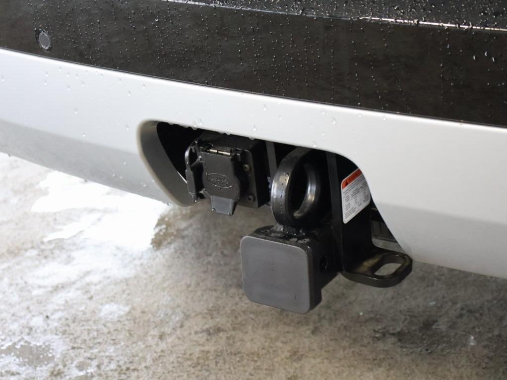 new 2025 Land Rover Discovery car, priced at $84,888