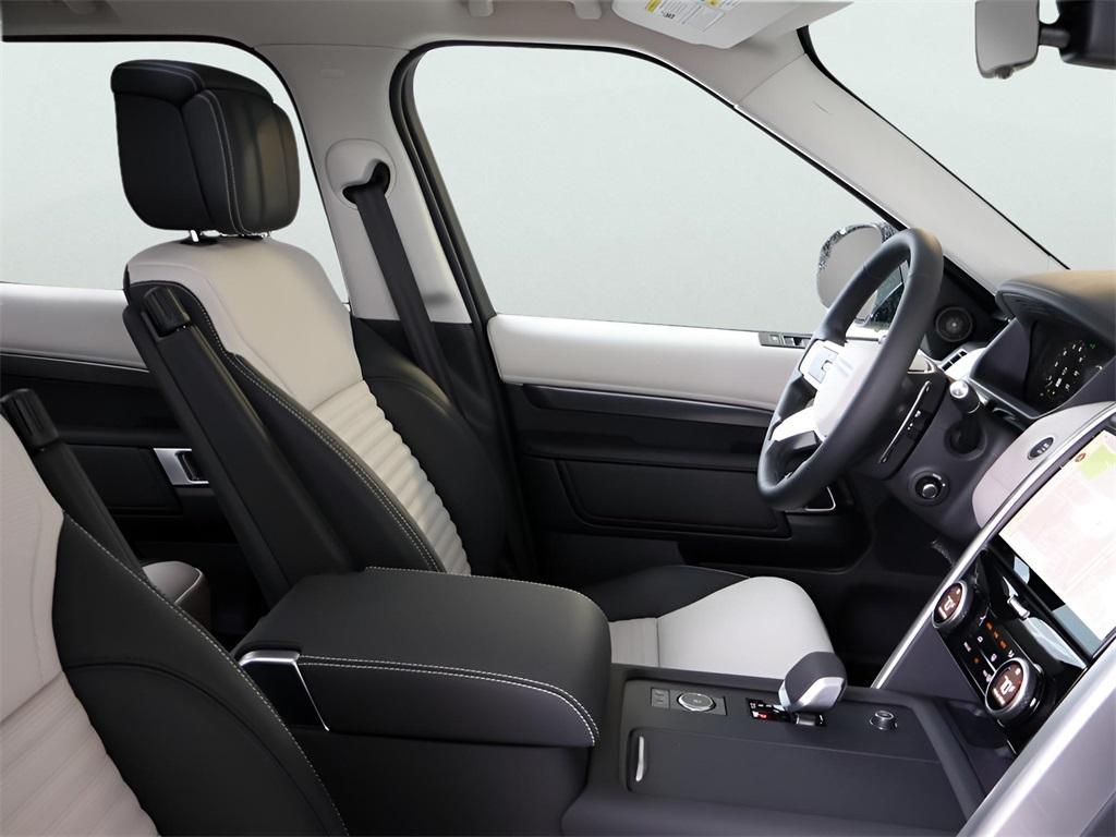 new 2025 Land Rover Discovery car, priced at $84,888