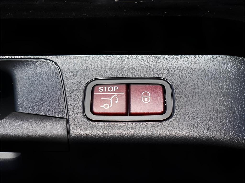 new 2026 Mercedes-Benz GLB 250 car, priced at $52,835