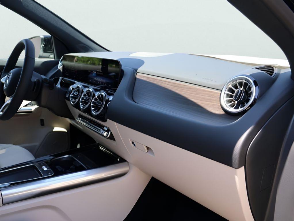 new 2026 Mercedes-Benz GLA 250 car, priced at $50,300