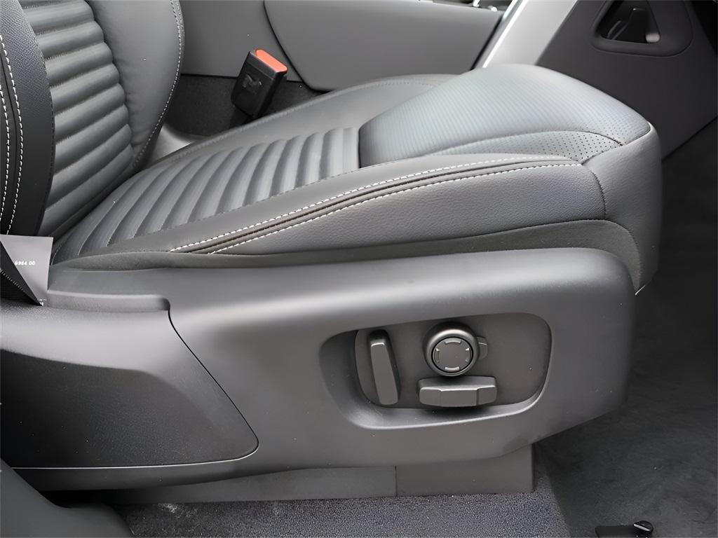 used 2025 Land Rover Discovery car, priced at $66,977