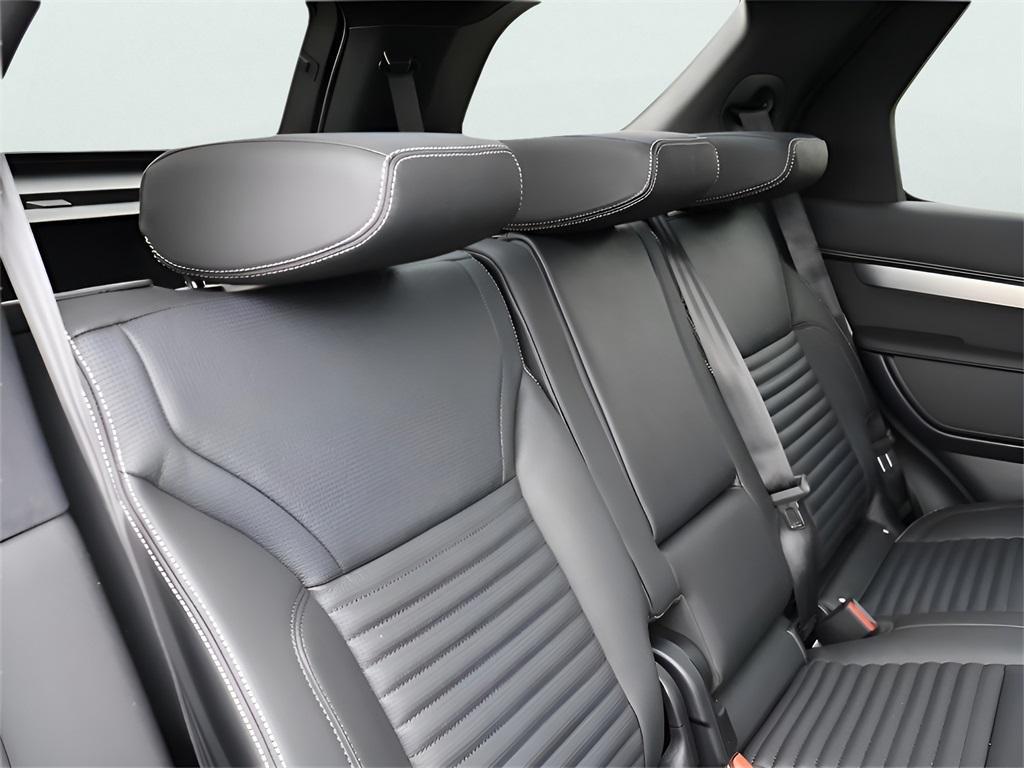 used 2025 Land Rover Discovery car, priced at $66,977