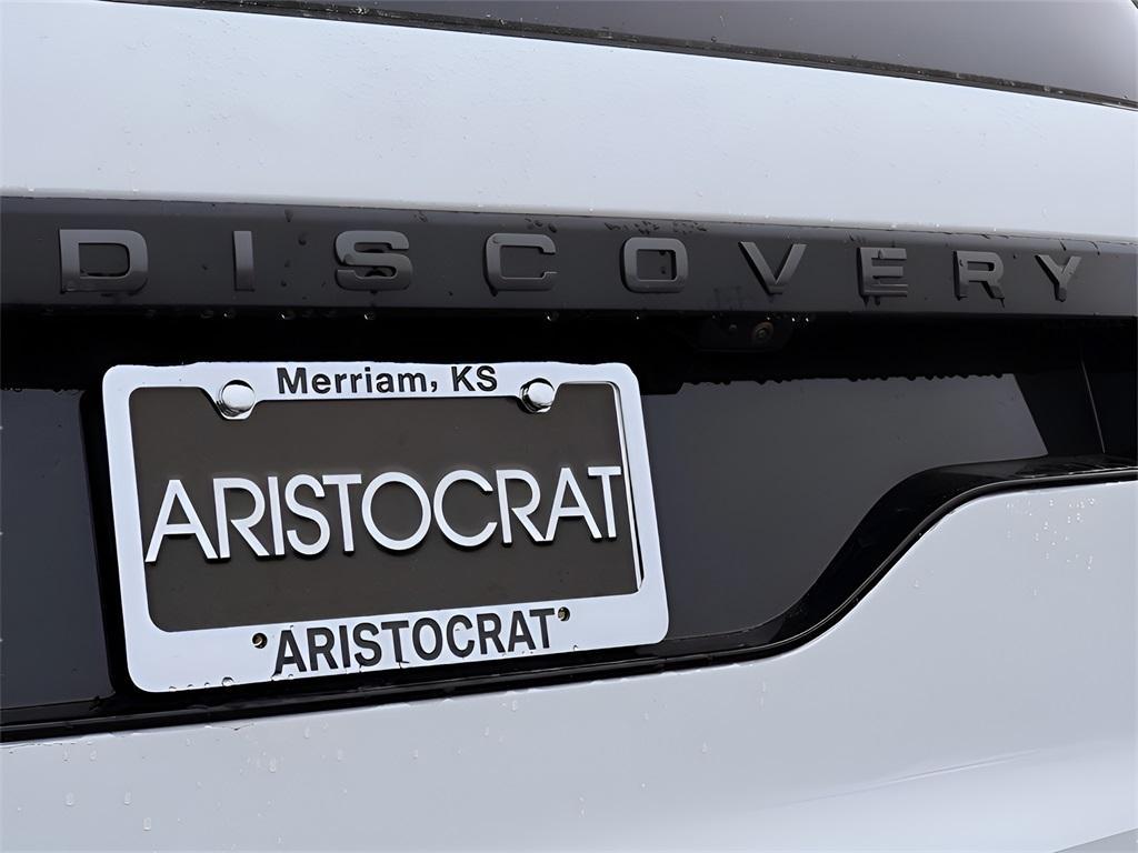 used 2025 Land Rover Discovery car, priced at $66,977