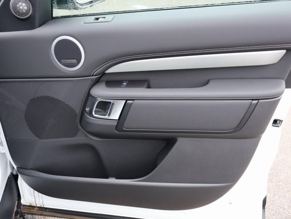 used 2025 Land Rover Discovery car, priced at $66,977