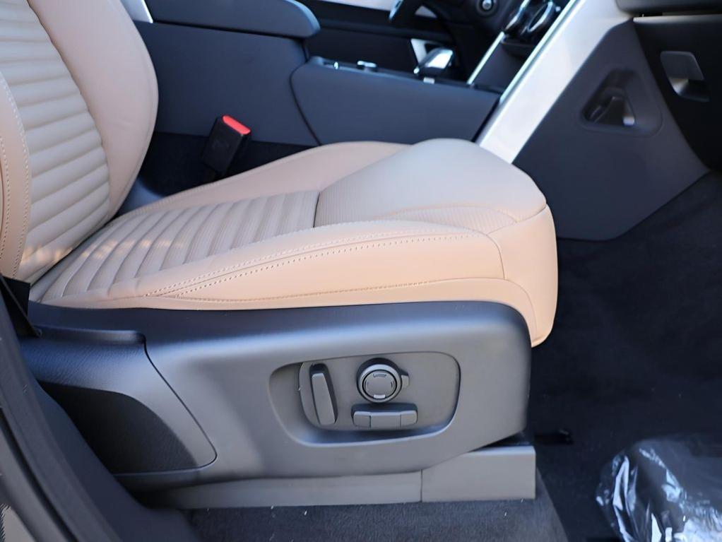 new 2026 Land Rover Discovery car, priced at $80,500