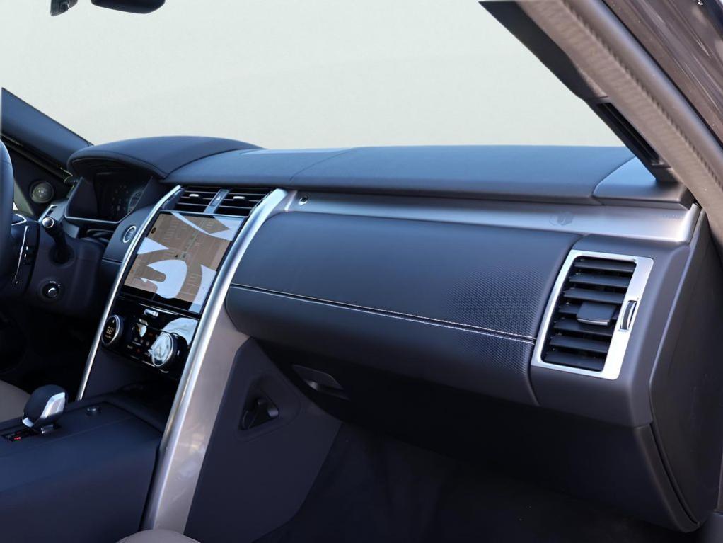 new 2026 Land Rover Discovery car, priced at $80,500