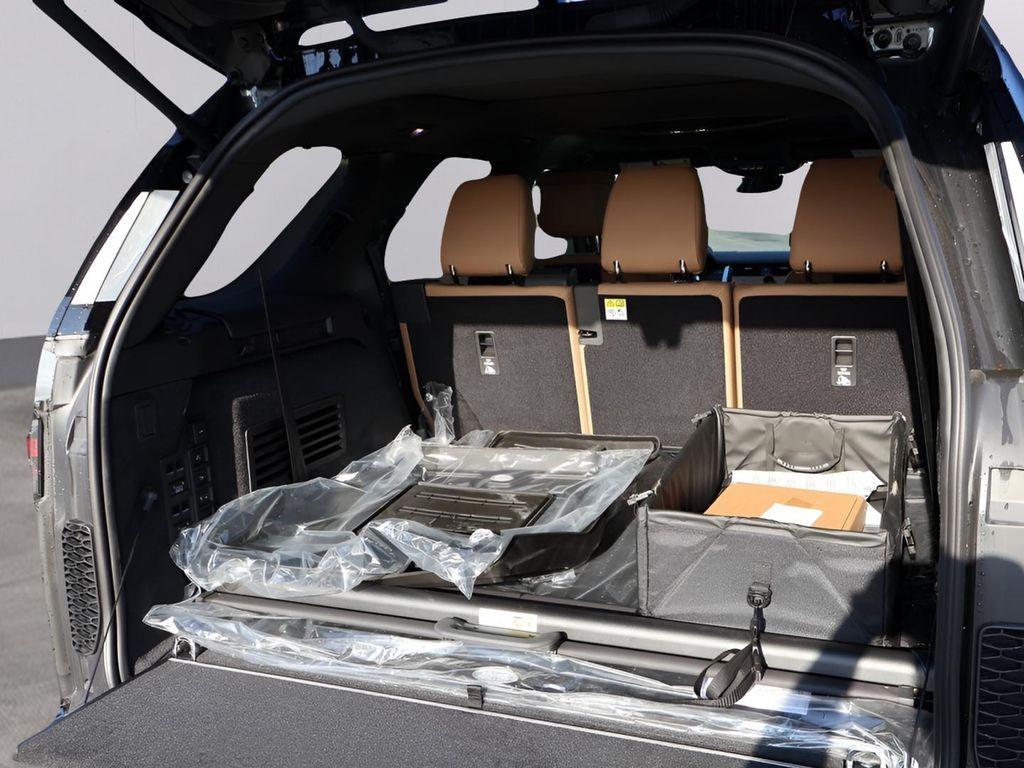 new 2026 Land Rover Discovery car, priced at $80,500