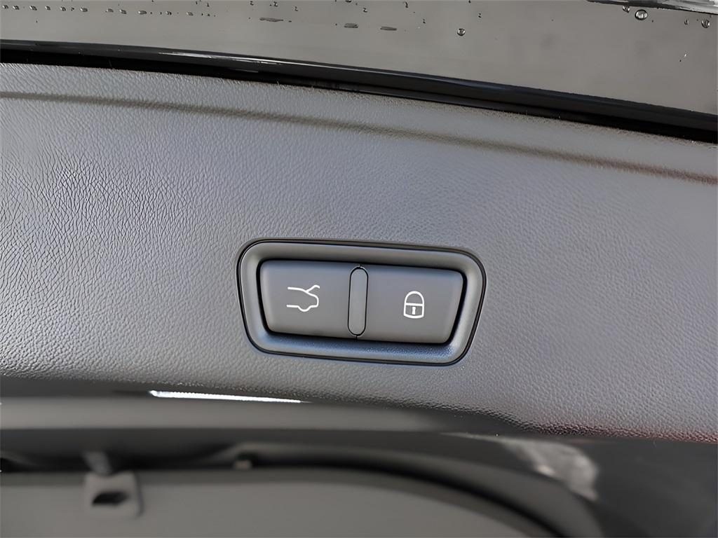 new 2025 Maserati Grecale car, priced at $80,900