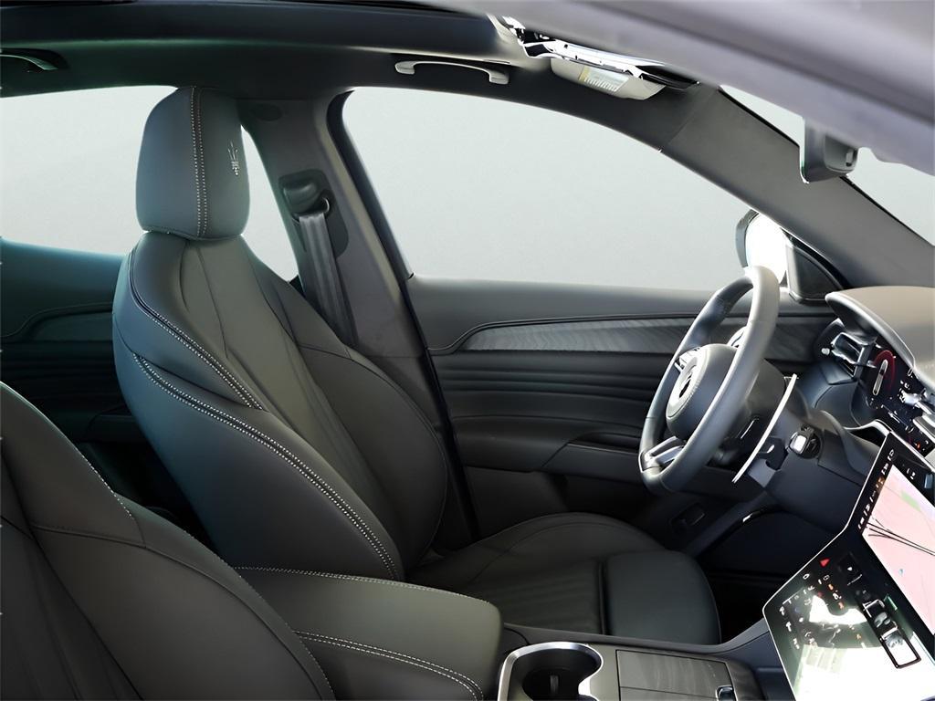 new 2025 Maserati Grecale car, priced at $80,900
