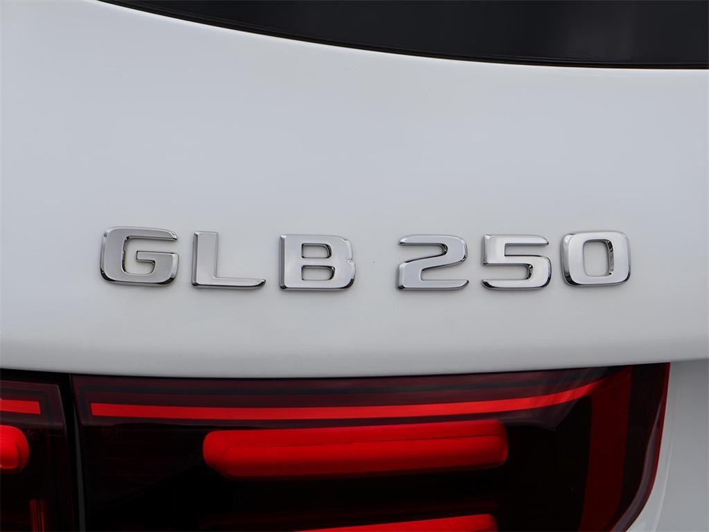 new 2025 Mercedes-Benz GLB 250 car, priced at $49,595