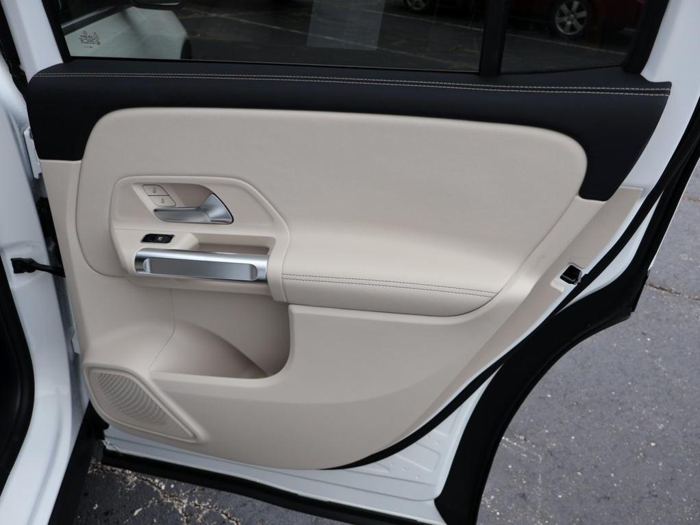 new 2025 Mercedes-Benz GLB 250 car, priced at $49,595