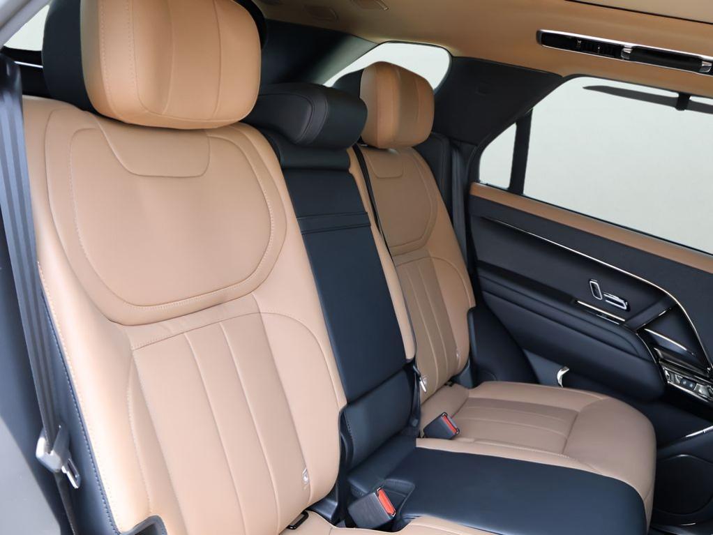 used 2025 Land Rover Range Rover Sport car, priced at $115,977
