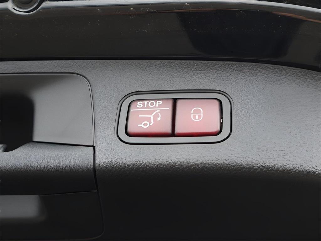 used 2025 Mercedes-Benz GLA 250 car, priced at $43,185