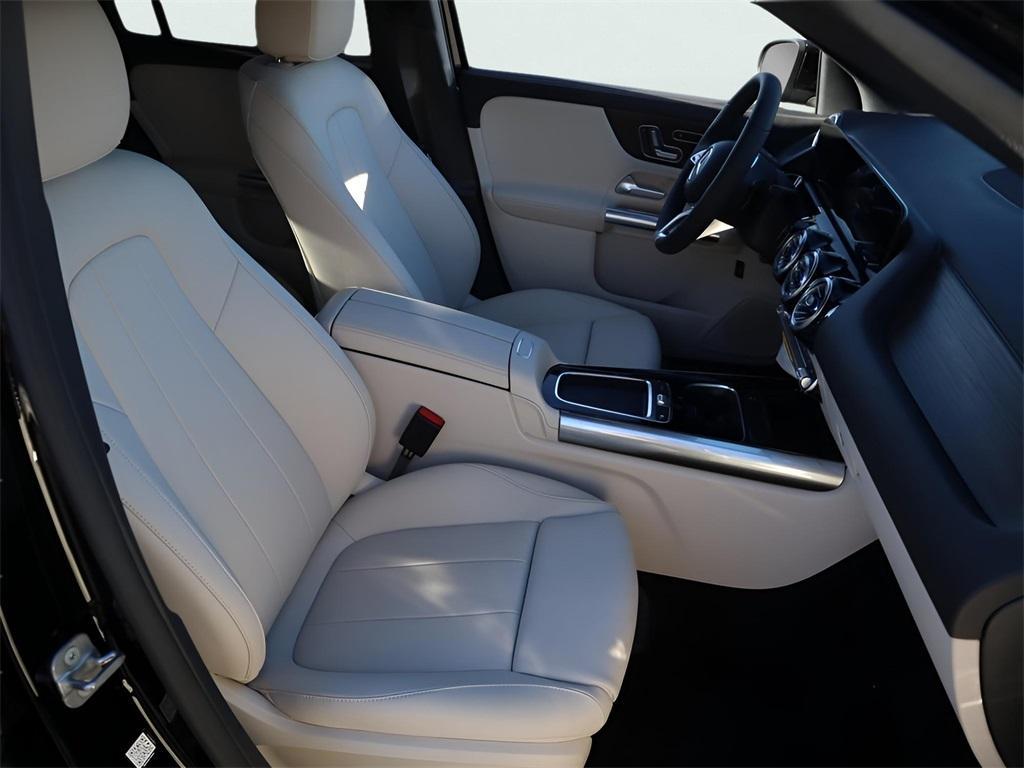 new 2026 Mercedes-Benz GLA 250 car, priced at $49,520